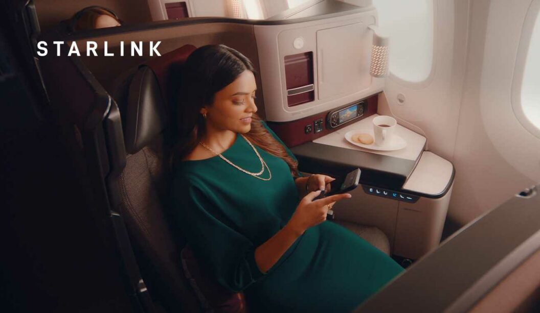 Qatar Airways Boeing 777 mit Starlink-Logo – Reisende streamen und arbeiten online an Bord