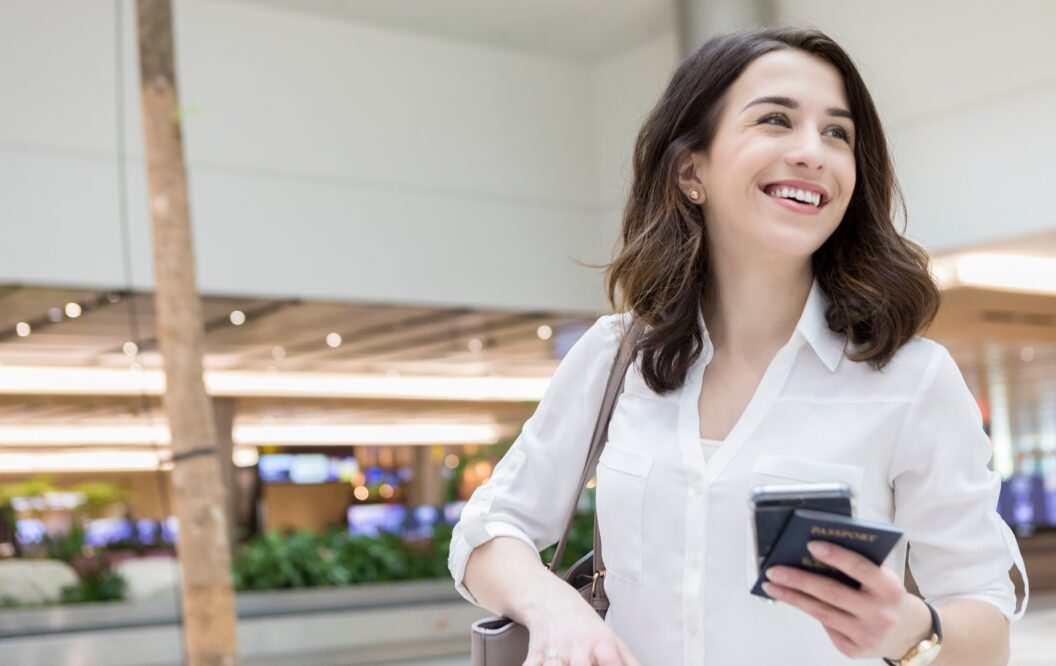 Short Connection Pass - Beschilderung und Transitweg am Flughafen Paris-Charles de Gaulle.